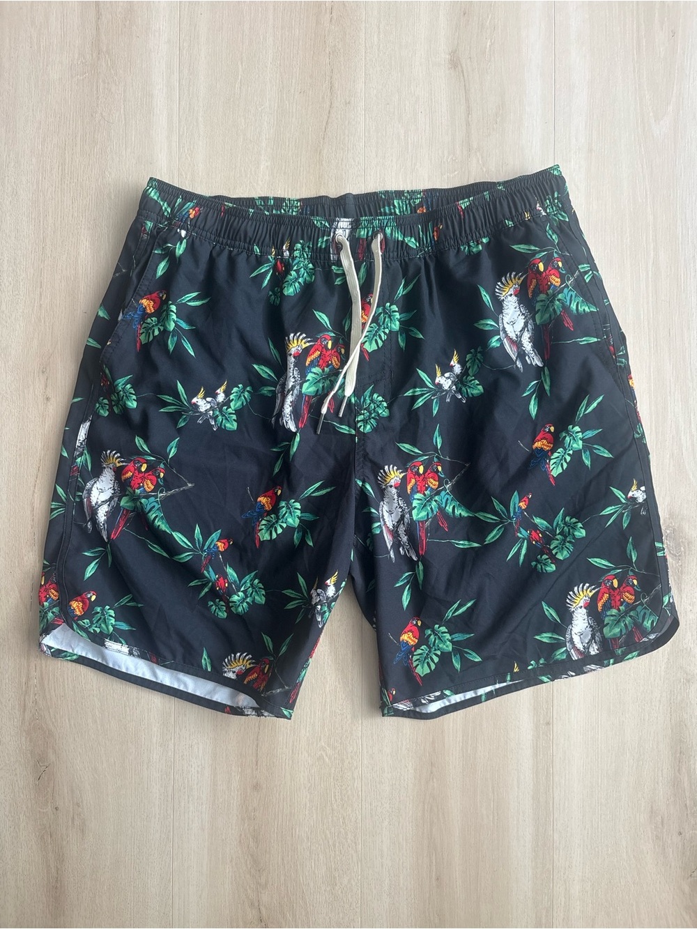 Fair Harbor Anchor Trunk Swim size L Black Tropical Parrot Print